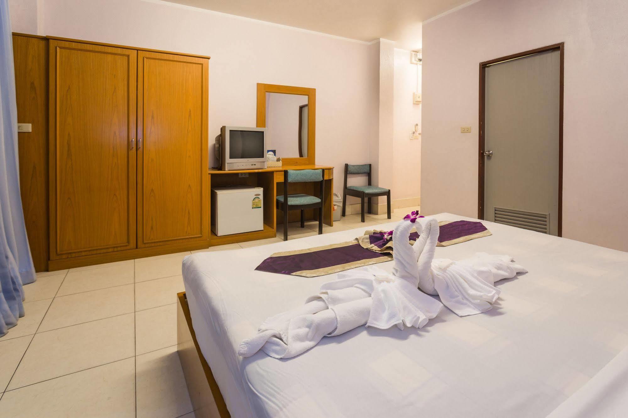 Guesthouse Belvedere Patong Экстерьер фото